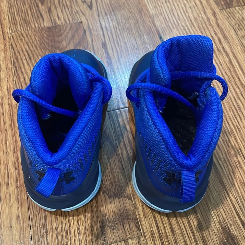 Kid’s Under Armour Curry 4 More Fun Royal Blue Tennis Shoes/Sneakers. Size 6K.